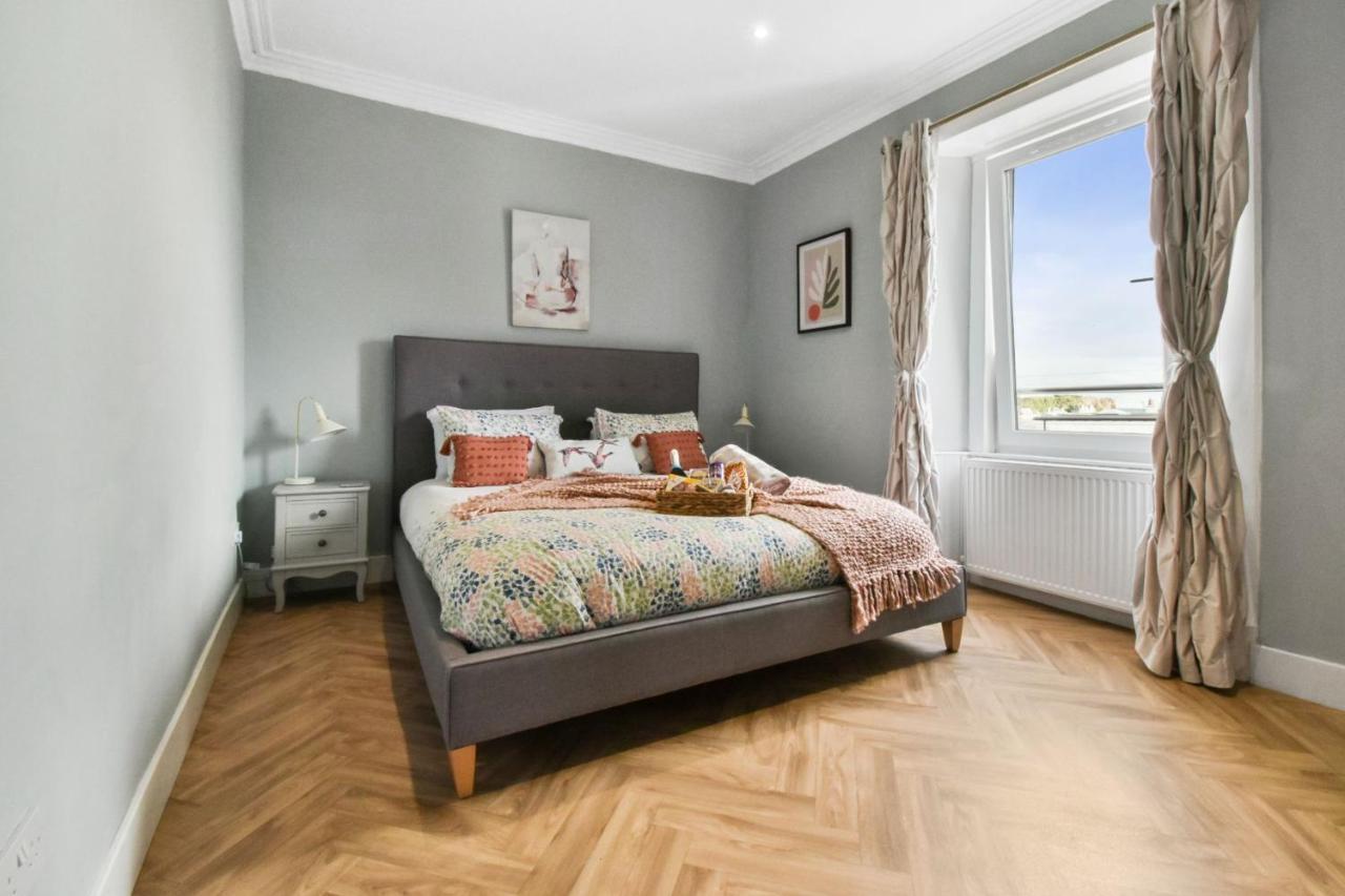 Seaside Luxury Escape Apartment Aberdour Exterior photo