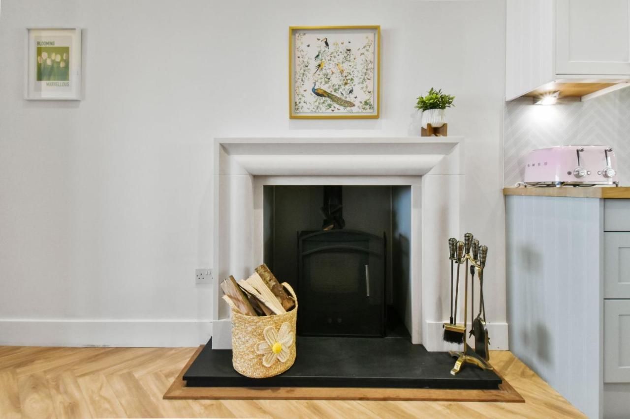 Seaside Luxury Escape Apartment Aberdour Exterior photo